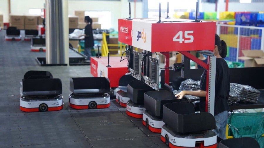 4.0 là đây: Một chuỗi thời trang 300 chi nhánh tiết kiệm 50% chi phí nhân sự nhờ thuê 48 robot chia hàng, hoạt động 24/7, tỷ lệ sai sót gần bằng 0- Ảnh 3. 4.0 là đây: Một chuỗi thời trang 300 chi nhánh tiết kiệm 50% chi phí nhân sự nhờ thuê 48 robot chia hàng, hoạt động 24/7, tỷ lệ sai sót gần bằng 0- Ảnh 3.