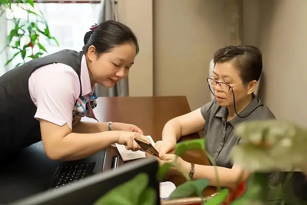 Thủ đoạn lừa đảo nhắm vào người trung niên- Ảnh 1. Thủ đoạn lừa đảo nhắm vào người trung niên- Ảnh 1.