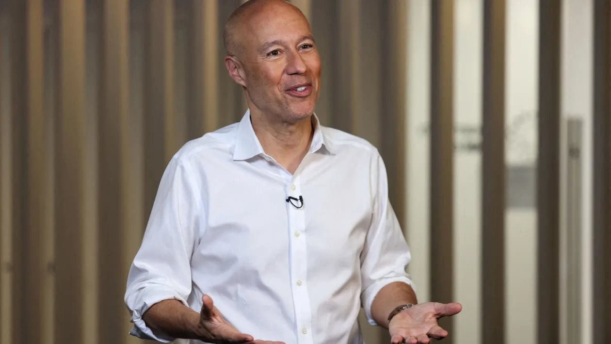 Dành hơn 1 thập làm việc dưới chướng Bill Gates và Jeff Bezos, người đàn ông sau này trở thành CEO của hãng gọi xe nổi tiếng- Ảnh 1. Dành hơn 1 thập làm việc dưới chướng Bill Gates và Jeff Bezos, người đàn ông sau này trở thành CEO của hãng gọi xe nổi tiếng- Ảnh 1.