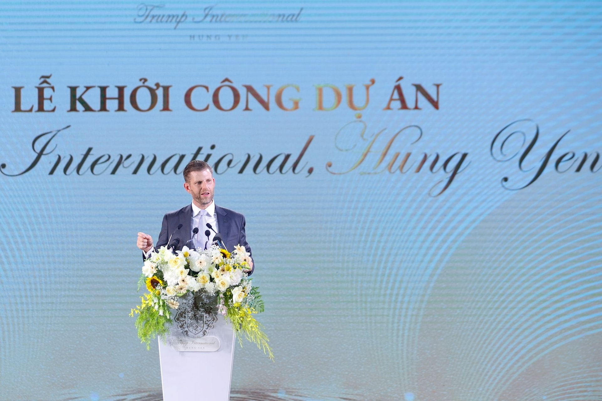 trump-hung-yen.jpg