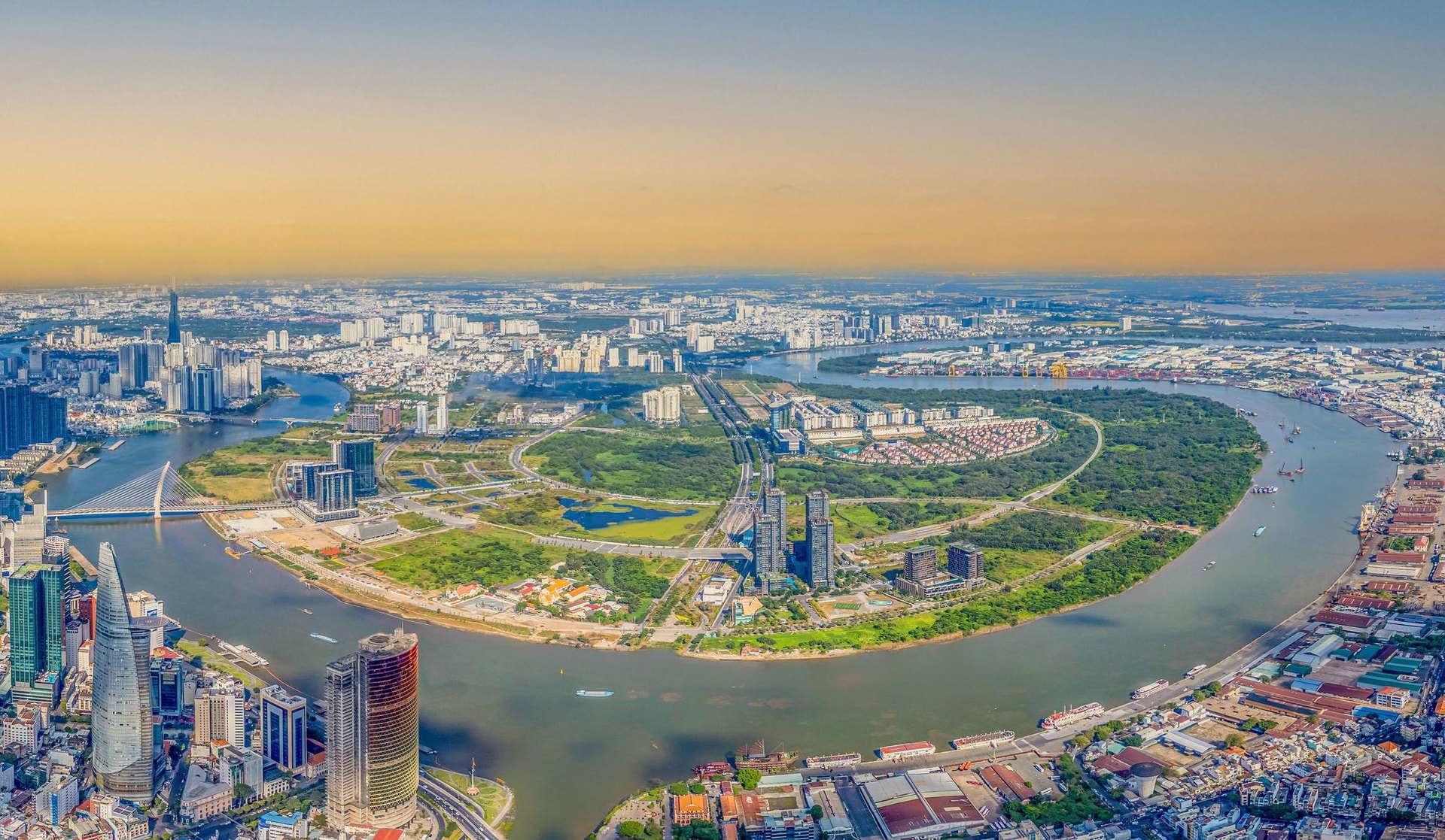 Reuters: Tập đoàn Trump dự kiến chi 1 tỷ USD xây Trump Tower cao 60 tầng tại Việt Nam vào năm sau - Ảnh 1.