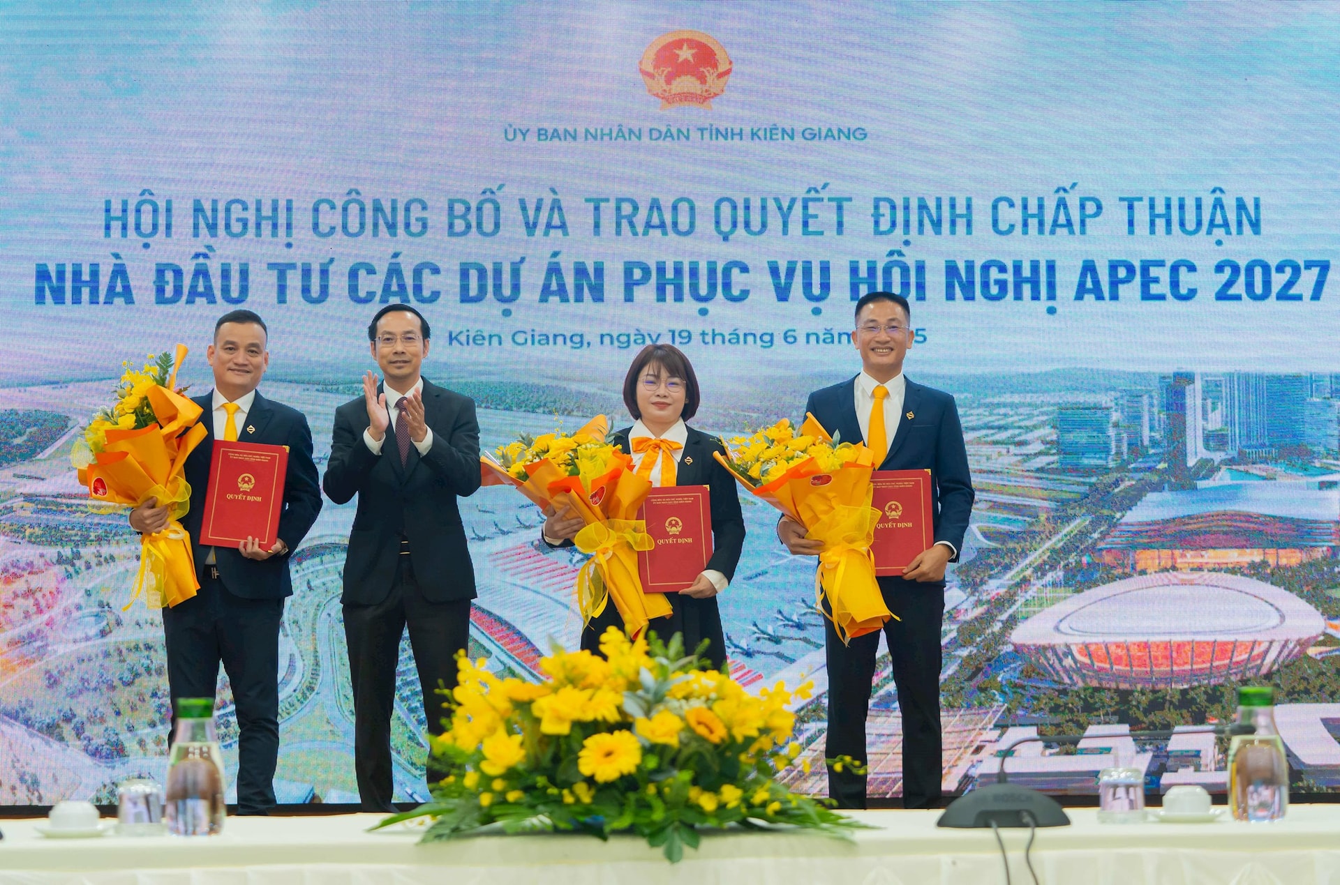 Sun Group chính thức được chấp thuận đầu tư dự án mở rộng Cảng Hàng không quốc tế Phú Quốc, tổng vốn gần 22.000 tỷ đồng, có khả năng đón 20 triệu khách 2 Sun Group chính thức được chấp thuận đầu tư dự án mở rộng Cảng Hàng không quốc tế Phú Quốc, tổng vốn gần 22.000 tỷ đồng, có khả năng đón 20 triệu khách