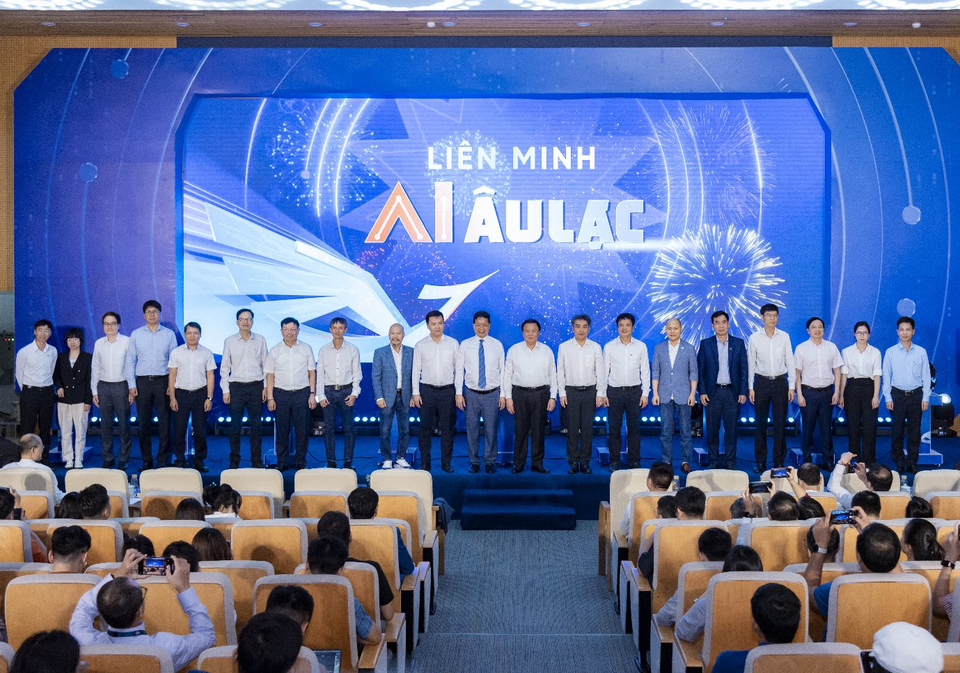 CEO FPT: FPT cam kết mở toàn bộ nền tảng công nghệ lõi, từ LLM đến Cloud AI- Ảnh 2.
