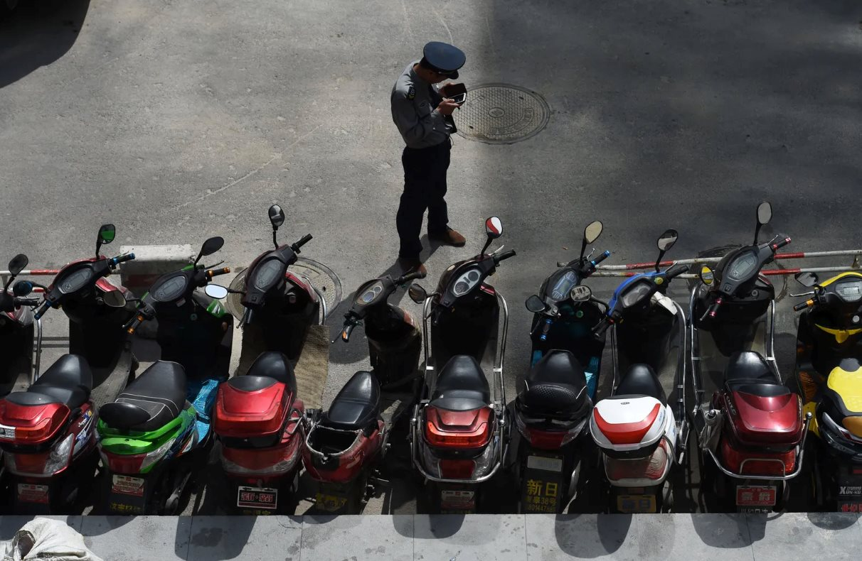 'Phủ kín' đường phố bằng xe máy điện từ cách đây hàng chục năm, Trung Quốc đi trước thế giới bằng chiến lược 'điện hóa toàn dân'- Ảnh 3. 'Phủ kín' đường phố bằng xe máy điện từ cách đây hàng chục năm, Trung Quốc đi trước thế giới bằng chiến lược 'điện hóa toàn dân'- Ảnh 3.