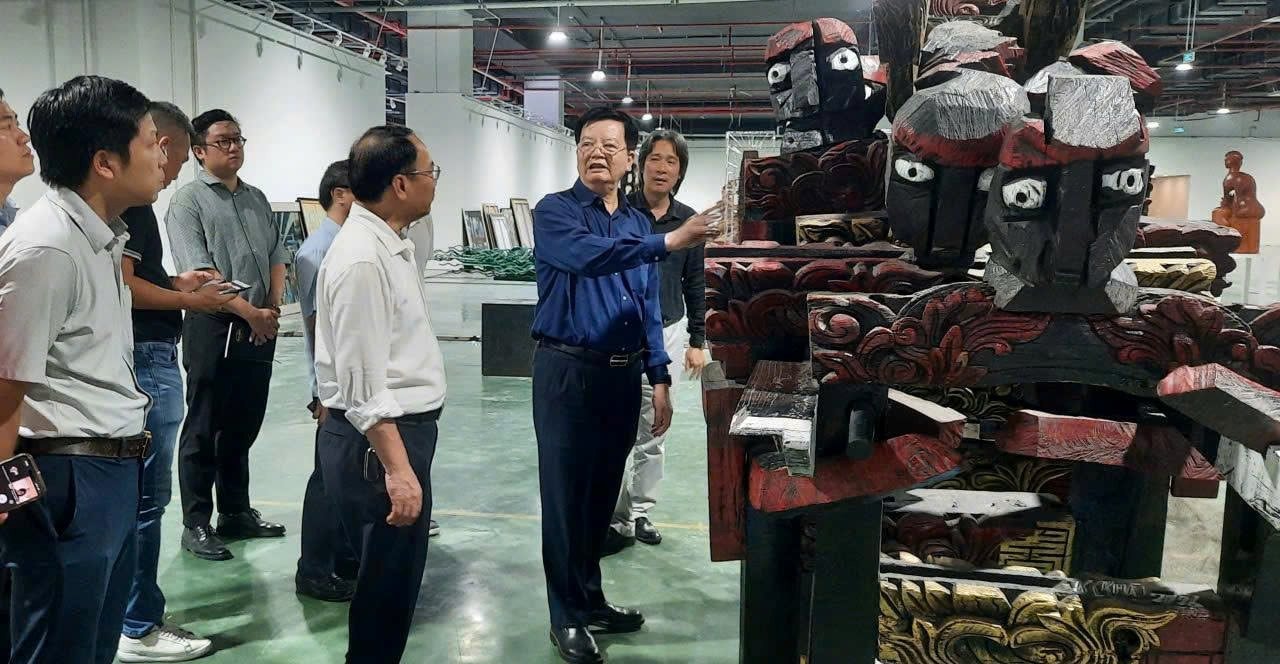 Chỉ 2 ngày nữa, Việt Nam chứng kiến một sự kiện chưa có tiền lệ, hơn 100 DN tham gia, có cả xe chống đạn - Ảnh 4.