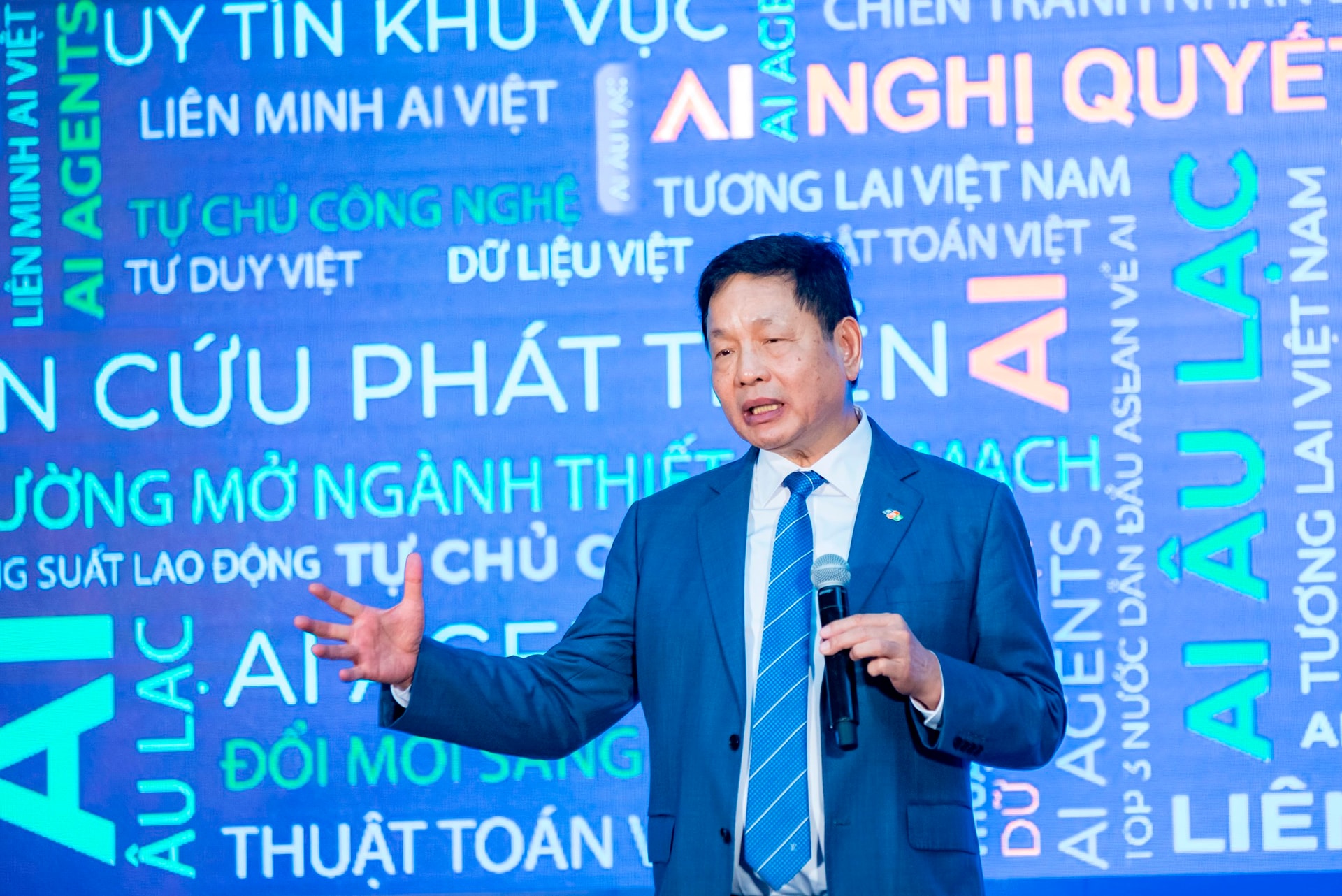 FPT công bố Giải thưởng AI 1 triệu USD- Ảnh 1. FPT công bố Giải thưởng AI 1 triệu USD- Ảnh 1.
