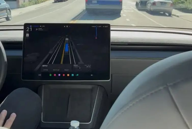Chân dung người kỹ sư châu Á khiến Elon Musk phải thốt lên: Nếu không có cậu ấy, Tesla chỉ là một hãng xe hơi bình thường- Ảnh 2.