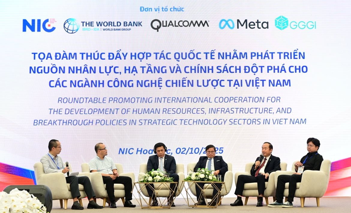 Dấu ấn doanh nghiệp công nghệ Việt tiên phong tại VIIE 2025- Ảnh 2. Dấu ấn doanh nghiệp công nghệ Việt tiên phong tại VIIE 2025- Ảnh 2.