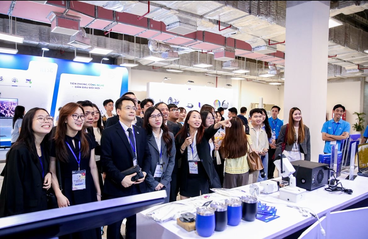 Dấu ấn doanh nghiệp công nghệ Việt tiên phong tại VIIE 2025- Ảnh 1. Dấu ấn doanh nghiệp công nghệ Việt tiên phong tại VIIE 2025- Ảnh 1.