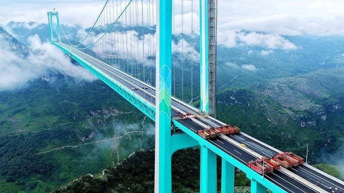 Trung Quốc xây cầu hơn 7.400 tỷ đồng bắc ngang qua “vết nứt của Trái đất”: Tích hợp cả khu du lịch trên không, du khách được ngồi uống cà phê ở độ cao hơn 600m- Ảnh 8.