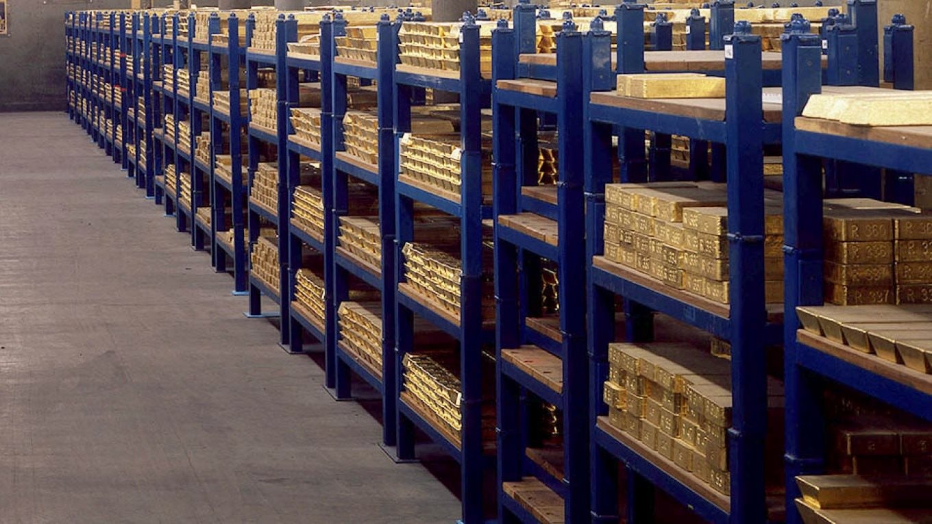 Dựng ‘pháo đài’ vàng khổng lồ trong gần 2 thập kỷ, nền kinh tế hơn 2.000 tỷ USD hái trái ngọt, kiếm bộn tiền giữa vòng vây 25.000 lệnh trừng phạt- Ảnh 1. Dựng ‘pháo đài’ vàng khổng lồ trong gần 2 thập kỷ, nền kinh tế hơn 2.000 tỷ USD hái trái ngọt, kiếm bộn tiền giữa vòng vây 25.000 lệnh trừng phạt- Ảnh 1.