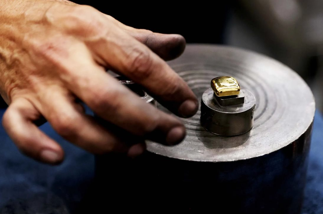 Vàng lẻ giá trị nhỏ lên ngôi: Xu hướng ‘bình dân hóa’ kim loại quý và văn hóa tiết kiệm mới của giới trẻ Trung Quốc, Hàn Quốc - Ảnh 1.