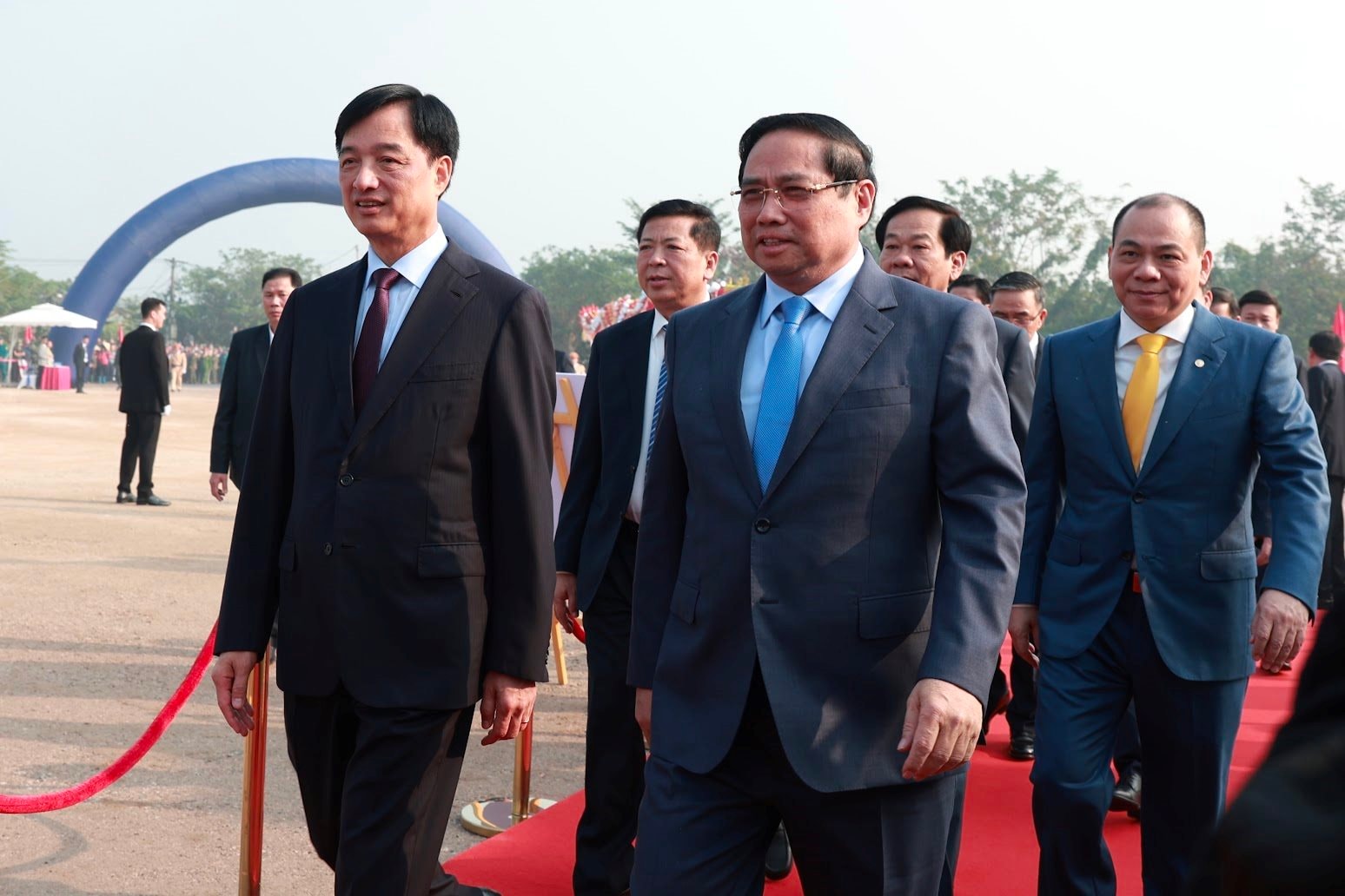 Thủ tướng Phạm Minh Ch&iacute;nh dự lễ khởi c&ocirc;ng si&ecirc;u dự &aacute;n 925.000 tỷ đồng do Vingroup l&agrave;m chủ đầu tư - Ảnh 2.