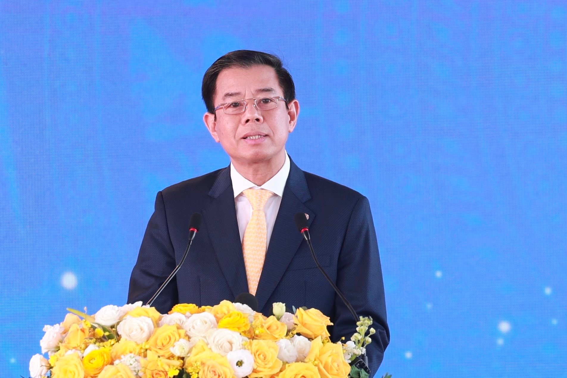 Thủ tướng Phạm Minh Ch&iacute;nh dự lễ khởi c&ocirc;ng si&ecirc;u dự &aacute;n 925.000 tỷ đồng do Vingroup l&agrave;m chủ đầu tư - Ảnh 5.