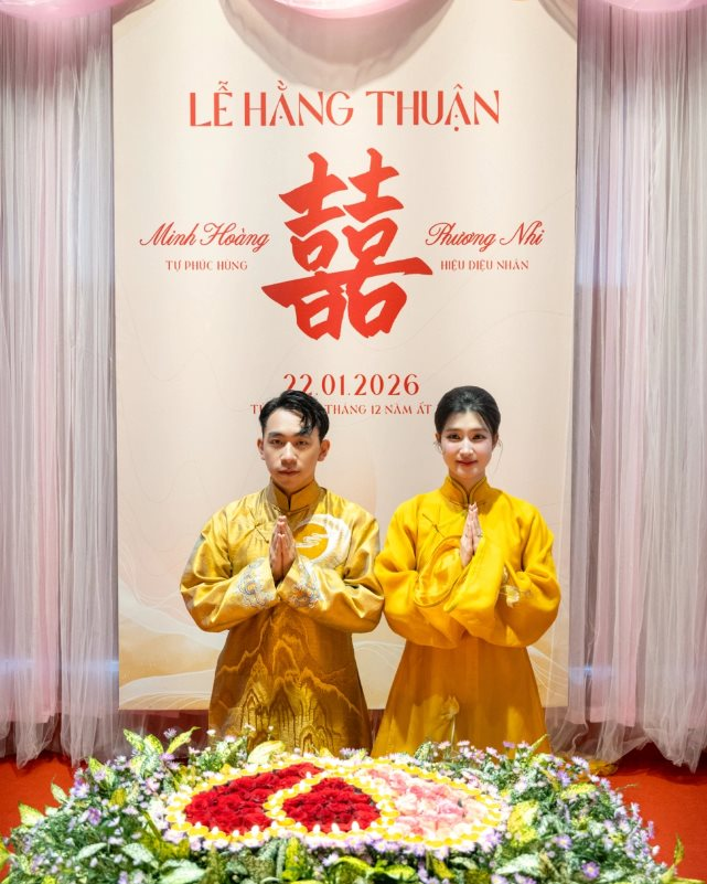 Lễ Hằng thuận "tr&ecirc;n đỉnh n&uacute;i" của con trai tỷ ph&uacute; Phạm Nhật Vượng - Ảnh 4.