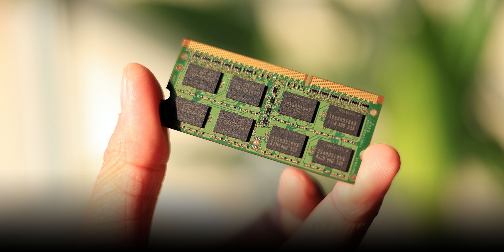 Th&acirc;m nhập thị trường chợ đen &lsquo;chip&rsquo; lớn nhất thế giới, c&aacute;c tay bu&ocirc;n hốt bạc tỷ USD khi gi&aacute; linh kiện tăng 95%, trở th&agrave;nh &lsquo;v&agrave;ng&rsquo; mới của ng&agrave;nh c&ocirc;ng nghệ- Ảnh 1.