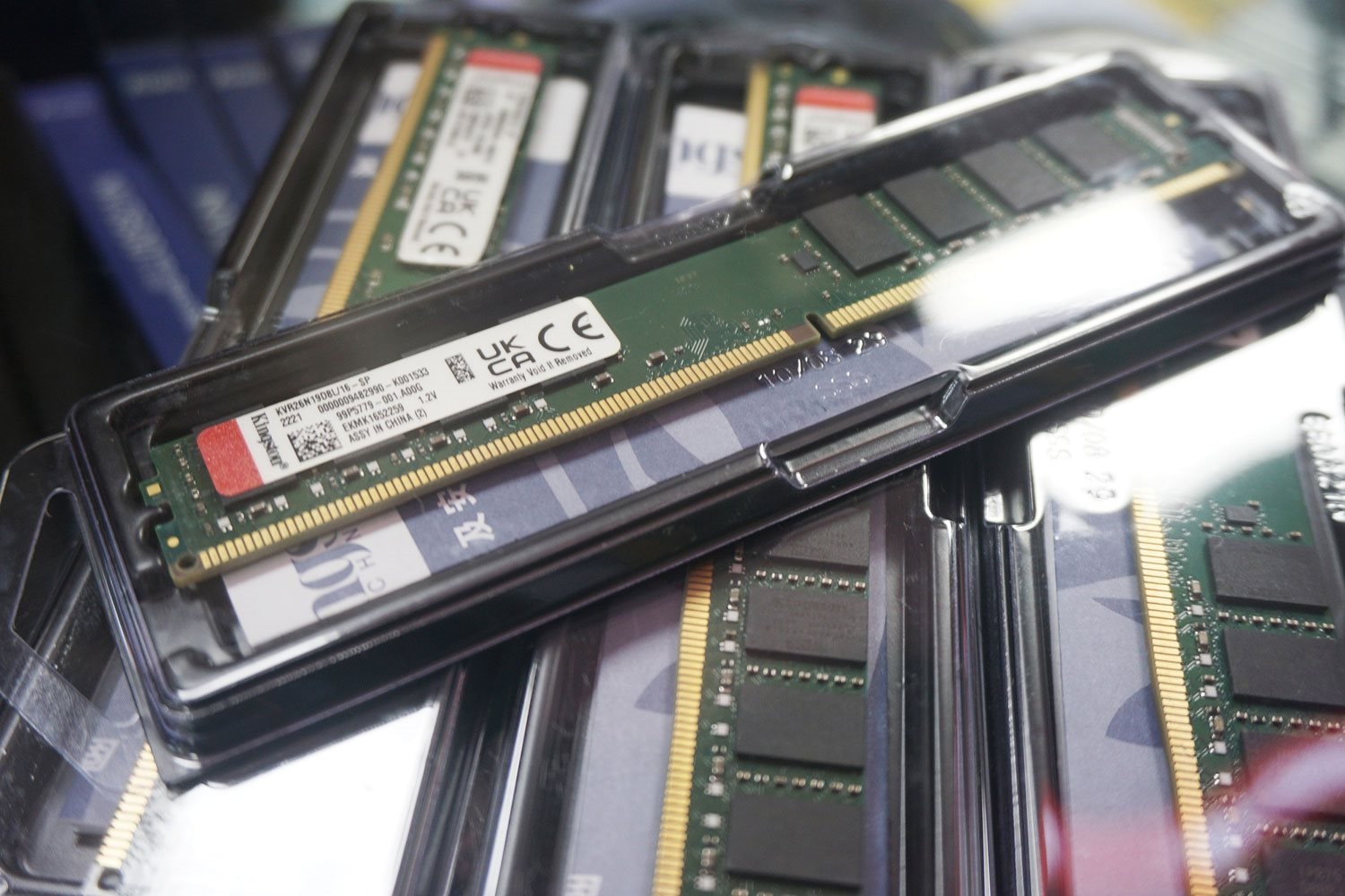 Th&acirc;m nhập thị trường chợ đen &lsquo;chip&rsquo; lớn nhất thế giới, c&aacute;c tay bu&ocirc;n hốt bạc tỷ USD khi gi&aacute; linh kiện tăng 95%, trở th&agrave;nh &lsquo;v&agrave;ng&rsquo; mới của ng&agrave;nh c&ocirc;ng nghệ- Ảnh 2.