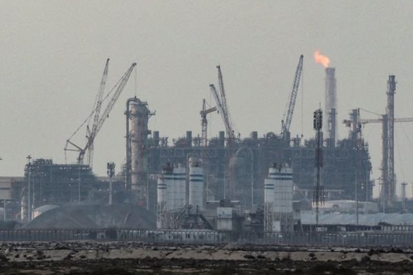 Quốc gia xuất khẩu 81 triệu tấn LNG 'đ&oacute;ng băng' hoạt động sản xuất tại nh&agrave; m&aacute;y kh&iacute; đốt lớn nhất thế giới - thị trường đối mặt nguy cơ thiếu hụt 1/5 nguồn cung - Ảnh 1.