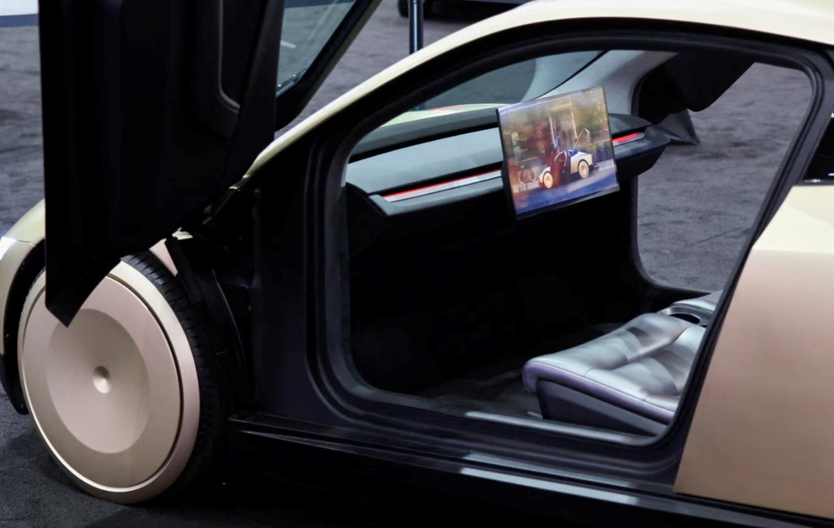 Elon Musk và Canh bạc với Cybercab: Chiếc xe không vô lăng thay đổi ngành ô tô 2026 - Ảnh 3. Elon Musk và Canh bạc với Cybercab: Chiếc xe không vô lăng thay đổi ngành ô tô 2026 - Ảnh 3.