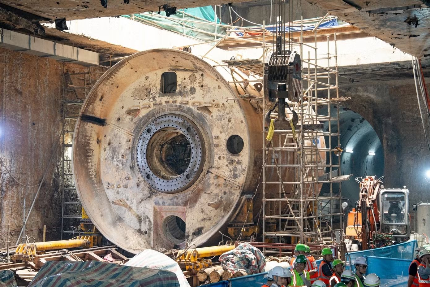 Cỗ m&aacute;y TBM nặng 850 tấn, d&agrave;i hơn 100 m do Đức thiết kế ri&ecirc;ng gi&uacute;p nh&agrave; thầu Việt Nam l&agrave;m chủ c&ocirc;ng nghệ thi c&ocirc;ng hầm đ&ocirc; thị phức tạp bậc nhất - Ảnh 2.