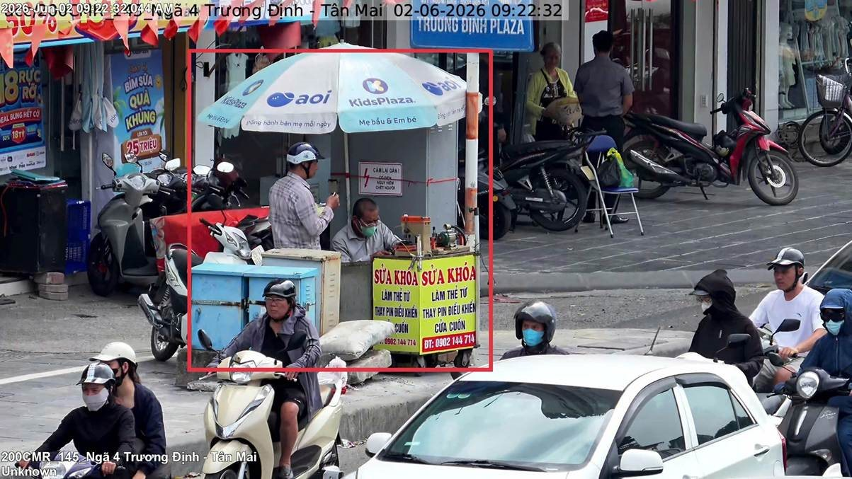 Sau 1 tuần thí điểm 'siêu phẩm' tuần tra trên không, Công an Hà Nội công bố loạt hình ảnh vi phạm 'nét căng' - Ảnh 11.