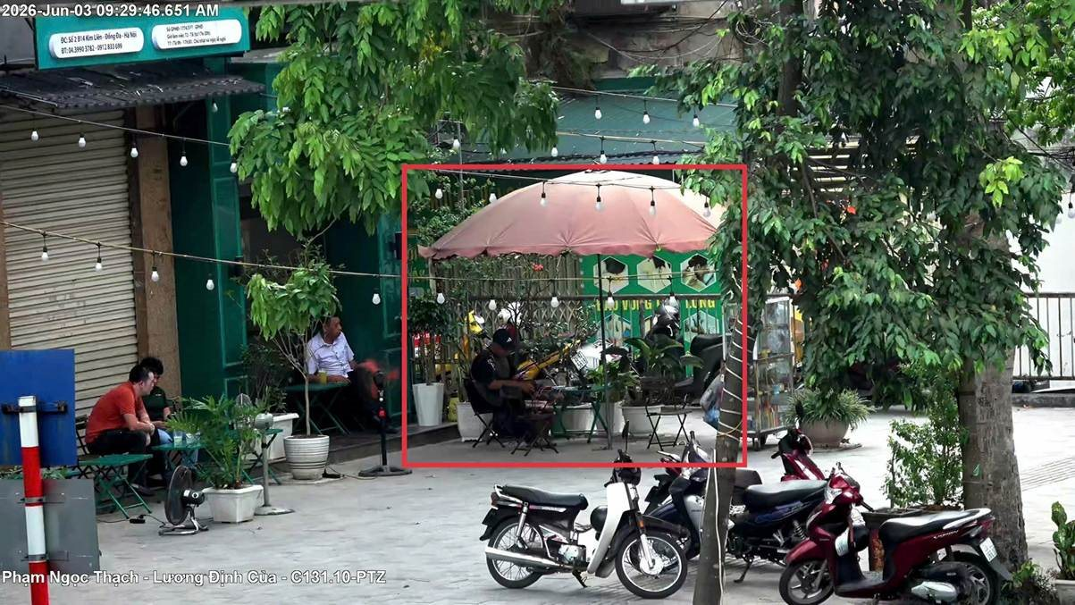 Sau 1 tuần thí điểm 'siêu phẩm' tuần tra trên không, Công an Hà Nội công bố loạt hình ảnh vi phạm 'nét căng' - Ảnh 9.