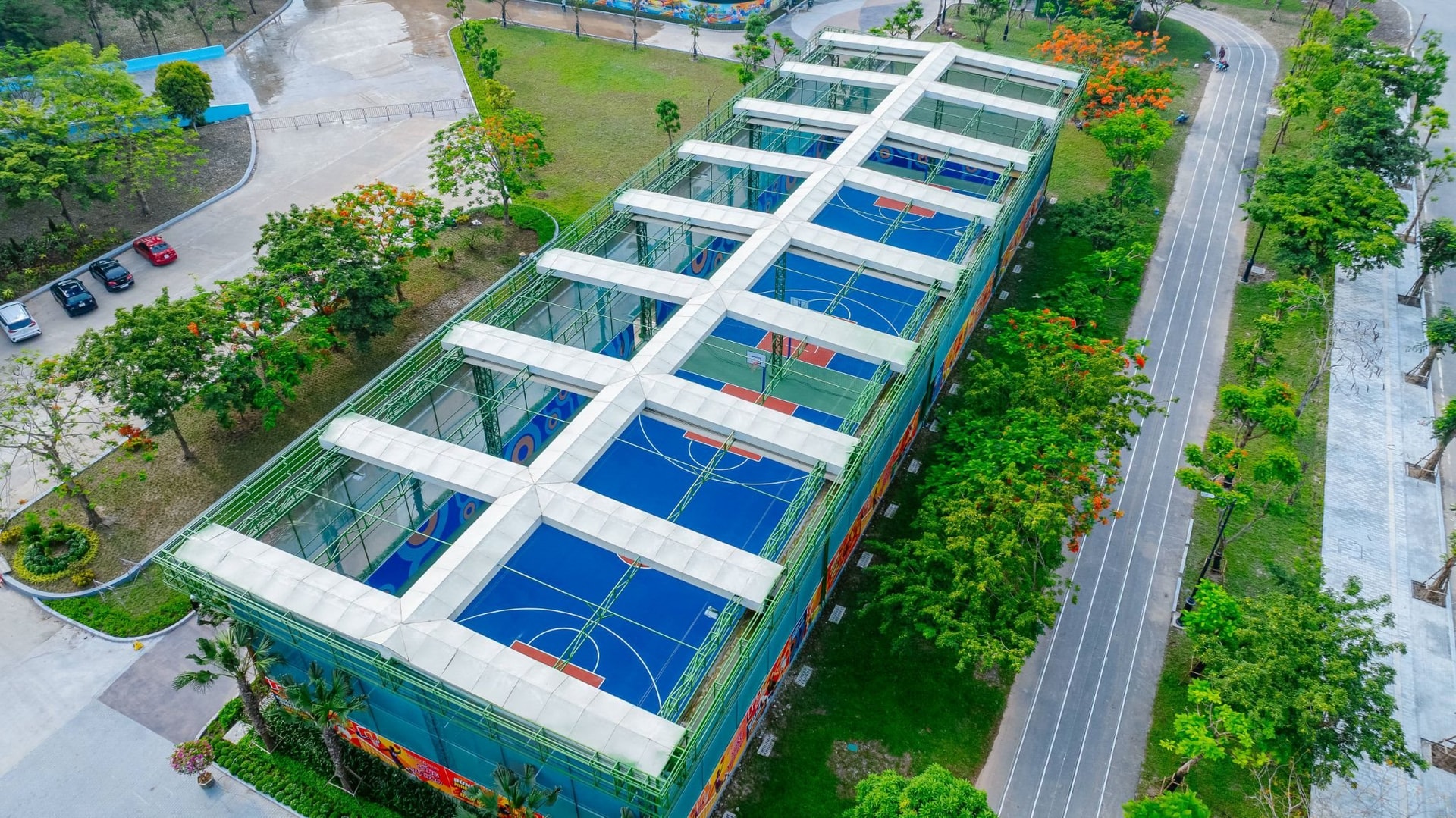 Cận cảnh công viên thể thao đa năng lớn nhất Việt Nam: 58 sân tập, sân vận động gần 3.000 chỗ ngồi, vào cửa hoàn toàn miễn phí- Ảnh 1.