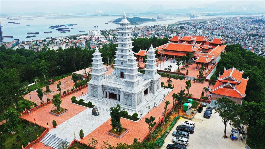 Việt Nam c&oacute; địa điểm ngắm trọn kỳ quan thế giới từ tr&ecirc;n cao: Sở hữu c&ocirc;ng tr&igrave;nh lập 2 kỷ lục Guinness, Sun Group đầu tư 6.000 tỷ đồng - Ảnh 1.