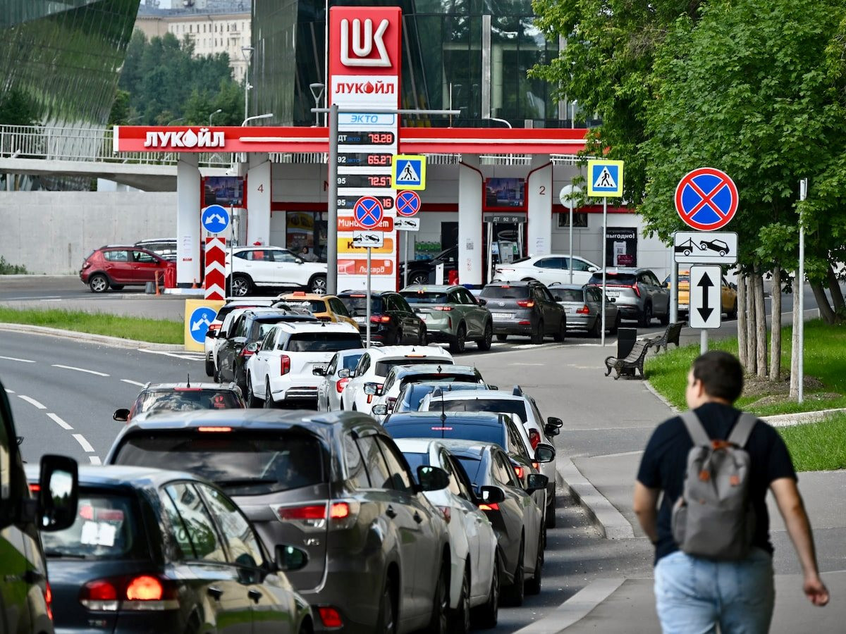 Sợ Moscow kh&ocirc;ng c&ograve;n xăng để b&aacute;n, nước l&aacute;ng giềng của Nga phải đi 'đ&aacute;nh tiếng' với loạt quốc gia ch&acirc;u &Aacute; - Ảnh 1.