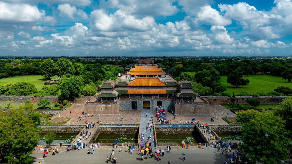 Một th&agrave;nh phố Việt Nam g&oacute;p mặt c&ugrave;ng Bắc Kinh, Seoul trong đề cử "Oscar du lịch": H&uacute;t mạnh kh&aacute;ch Ph&aacute;p, Mỹ, nửa năm thu hơn 10.300 tỷ đồng - Ảnh 2.