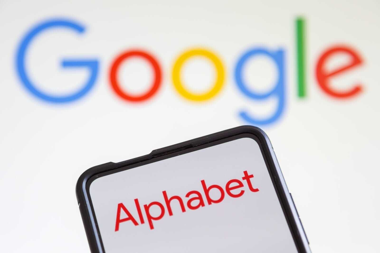 Chỉ trong nửa năm, công ty mẹ Google thu hơn 6 triệu tỷ đồng, bằng 90% GDP Việt Nam - Ảnh 1.