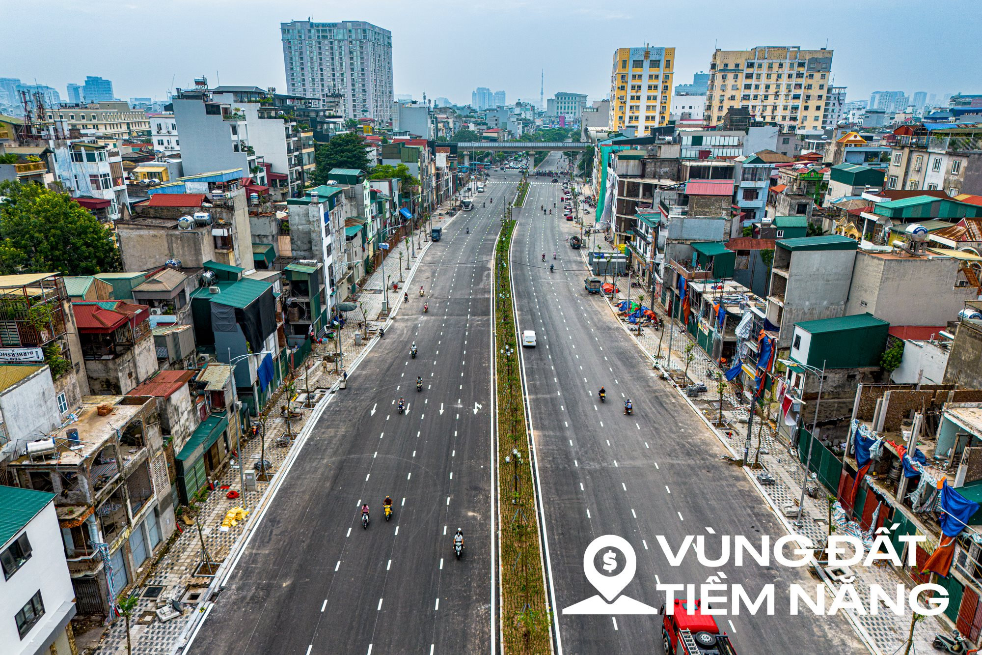 Ngắm tuyến đường rộng 8 l&agrave;n giữa trung t&acirc;m H&agrave; Nội: Mỗi m&eacute;t tốn 3,5 tỷ đồng, th&ocirc;ng xe dịp 2/9 - Ảnh 1.
