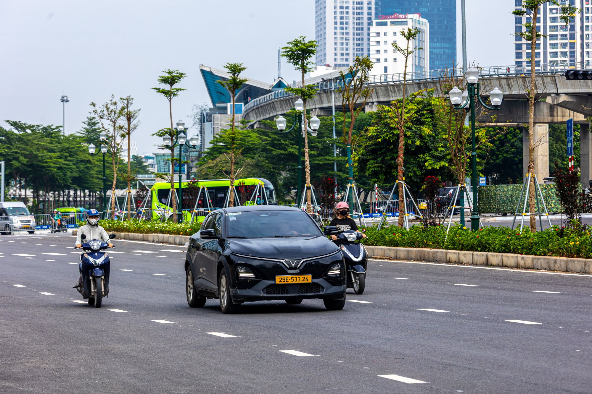Ngắm tuyến đường rộng 8 l&agrave;n giữa trung t&acirc;m H&agrave; Nội: Mỗi m&eacute;t tốn 3,5 tỷ đồng, th&ocirc;ng xe dịp 2/9 - Ảnh 9.
